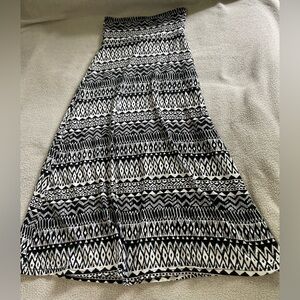 Black-and-white maxi skirt with tribal print. Super soft.